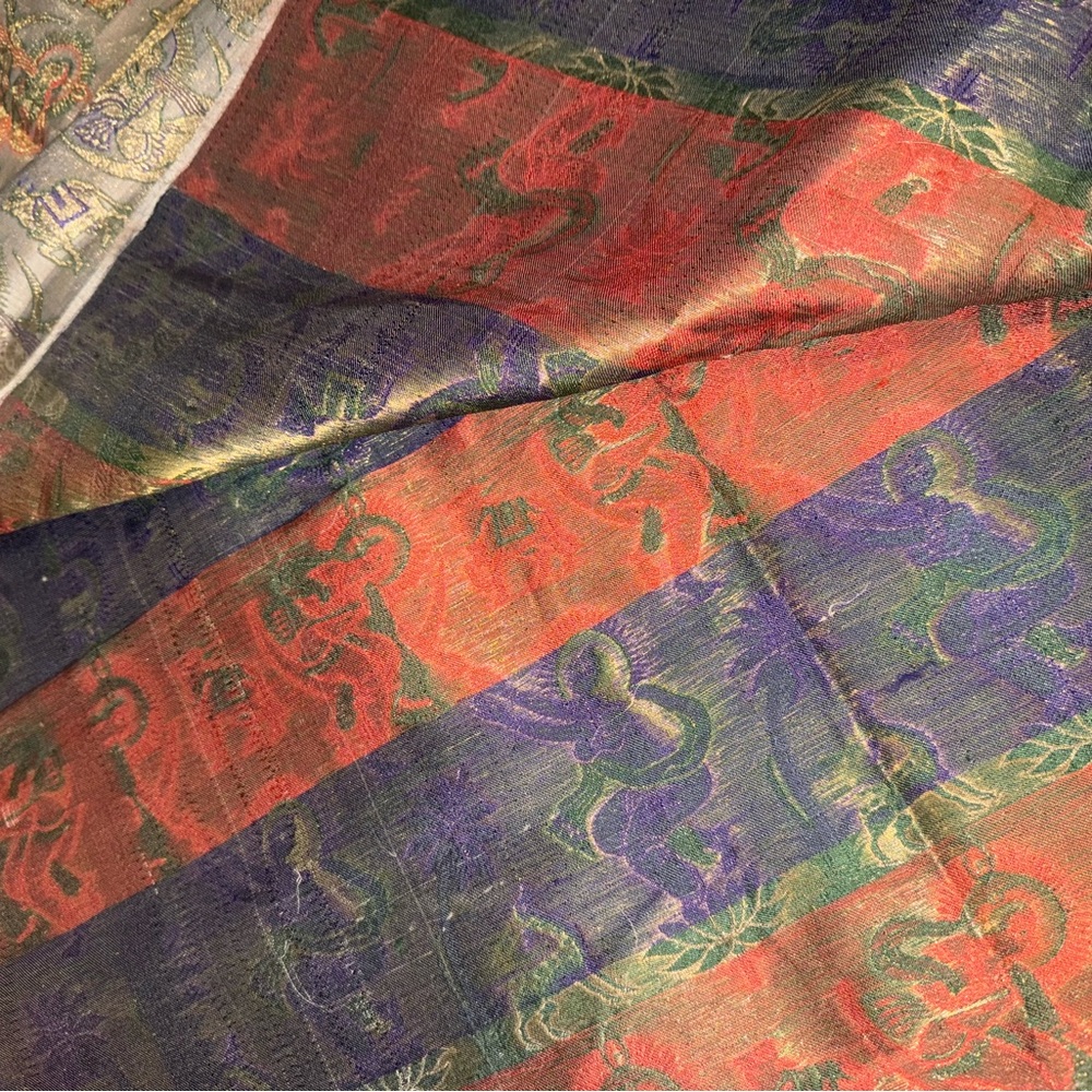 Beautiful Antique Silk Tapestry Cloth 68” - Picture 6 of 7